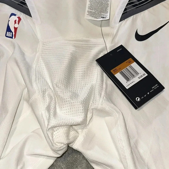 NWT NIKE MEN NBA COMPRESSION PANTS WHITE TARGETED PERFORMANCE 2XL MESH CROTCH - Picture 3 of 12